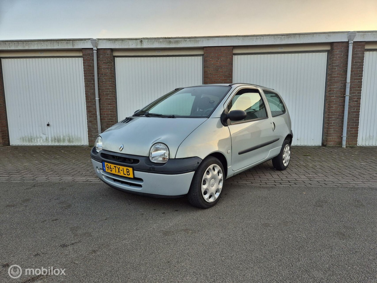 Renault Twingo - 1.2 Emotion / Airco / Origineel NL - AutoWereld.nl