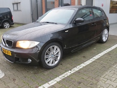 BMW 1-serie - 120i High Executive 126.000 km - dealer onderhouden Nieuwe dist . - 170 PK Motor - Navagat