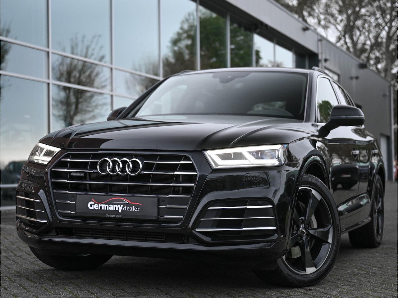 Audi Q5 - 55TFSI E Quattro Competition 367pk Ruit-Leder Lucht Tr.haak Camera 20-Inch - AutoWereld.nl