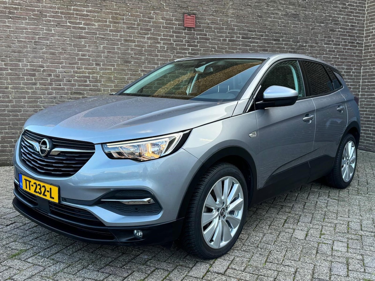 Opel Grandland X - 1.2 Turbo Innovation Carplay 19-Inch 2xSportstoel Nieuwe Distributieriem - AutoWereld.nl