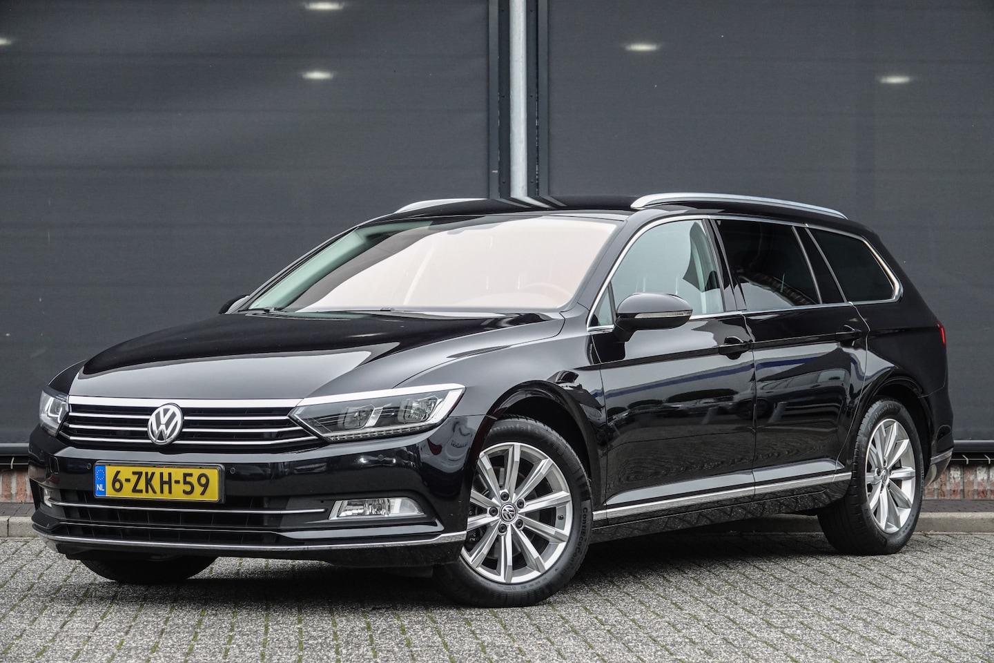 Volkswagen Passat Variant - 1.6Tdi 120Pk | Highline | Virtual Cockpit | Trekhaak | 17'' - AutoWereld.nl