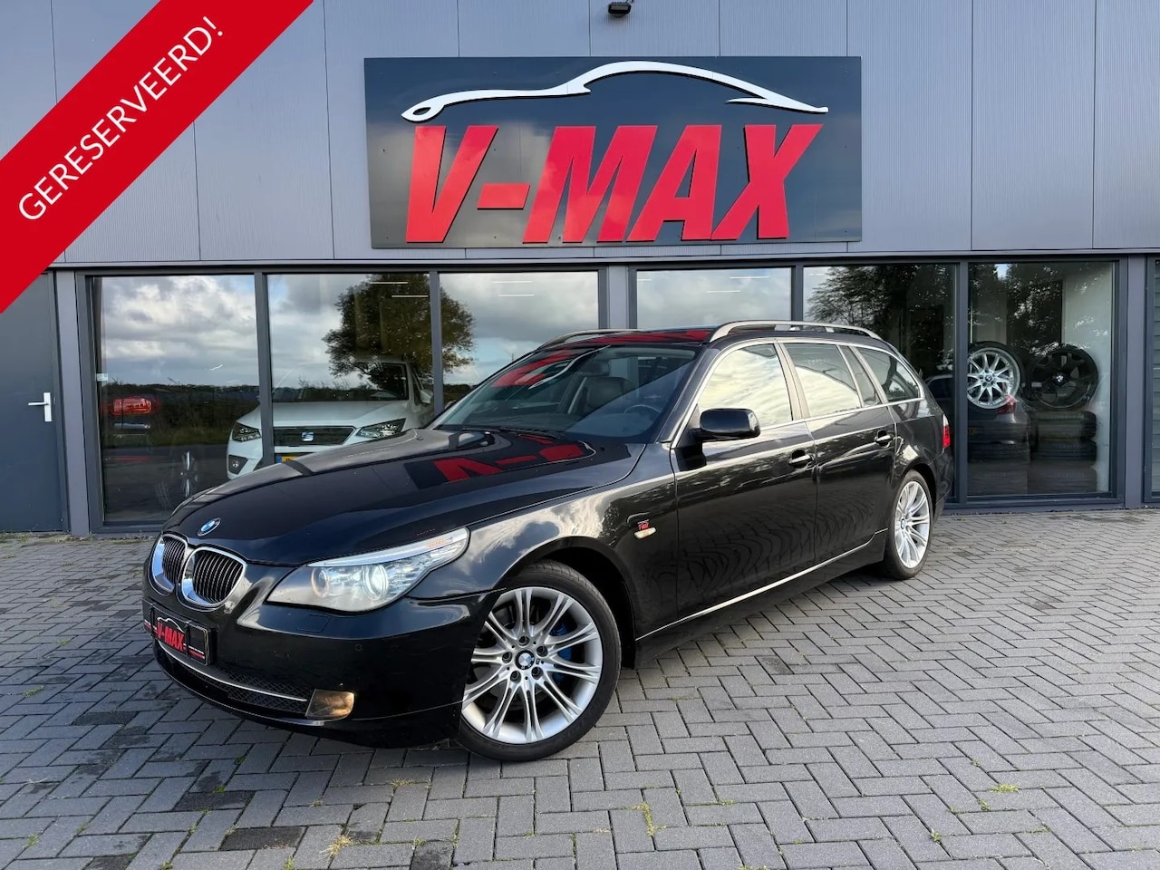 BMW 5-serie Touring - 523i AUT LCI Exec Pano Leder Xenon Navi - AutoWereld.nl