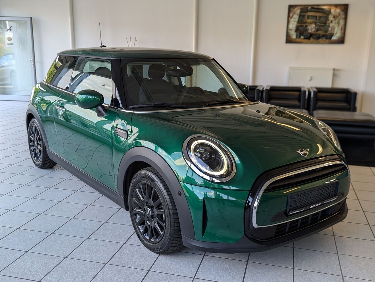 MINI Cooper - 1.5 Classic AUT. ** LED, DIGI DASH, PANORAMA, NAVI, ACC, CAMERA, VERW. STUUR & STOEL ** UN - AutoWereld.nl