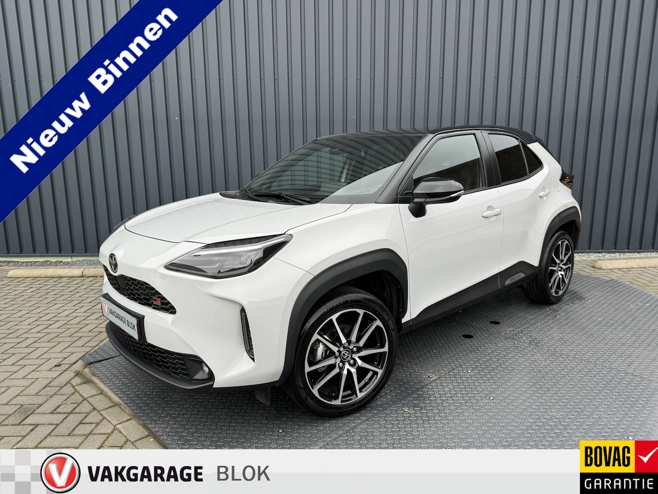 Toyota Yaris Cross - 1.5 Hybrid GR Sport / Bi tone | Trekhaak | Pano dak | JBL | Rijklaar!!! - AutoWereld.nl