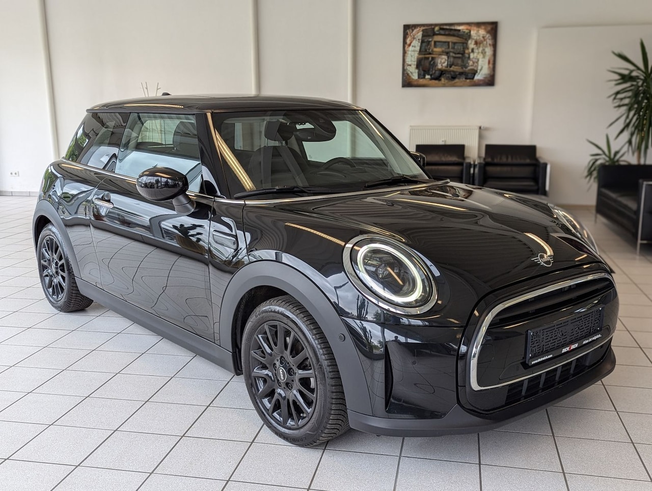 MINI Cooper - 1.5 Classic AUT. ** LED, DIGI DASH, PANORAMA, NAVI, ACC, CAMERA, VERW. STUUR & STOEL ** UN - AutoWereld.nl