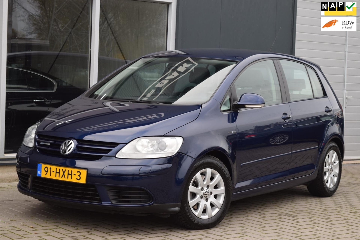 Volkswagen Golf Plus - 1.9 TDI Comfortline BlueMotion | Xenon | Clima | NAP + APK 11-2025 ! - AutoWereld.nl