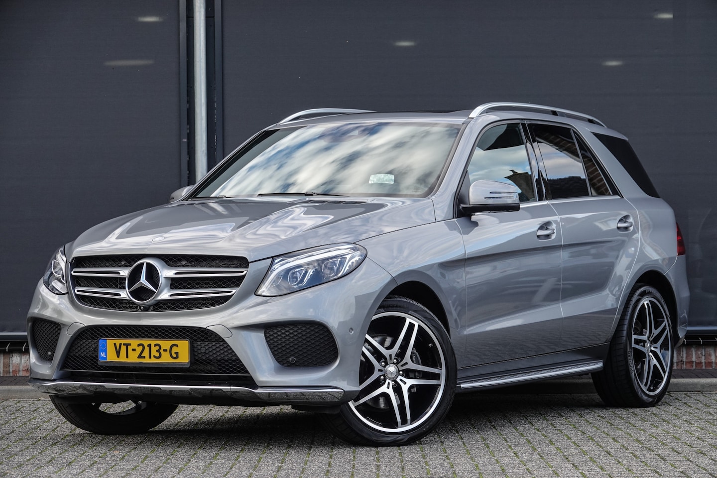 Mercedes-Benz GLE-Klasse - 350D 258Pk 4MATIC | Grijs kenteken | 3.500Kg trekgewicht | Head-Up display | Schuif-hefdak - AutoWereld.nl