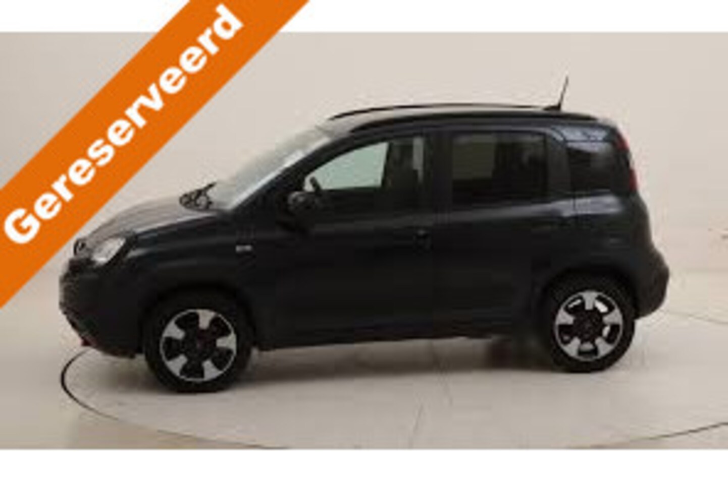 Fiat Panda - 1.0 Hybrid Cross Clima-Parkeersensoren-Carplay 4500 KM !! - AutoWereld.nl