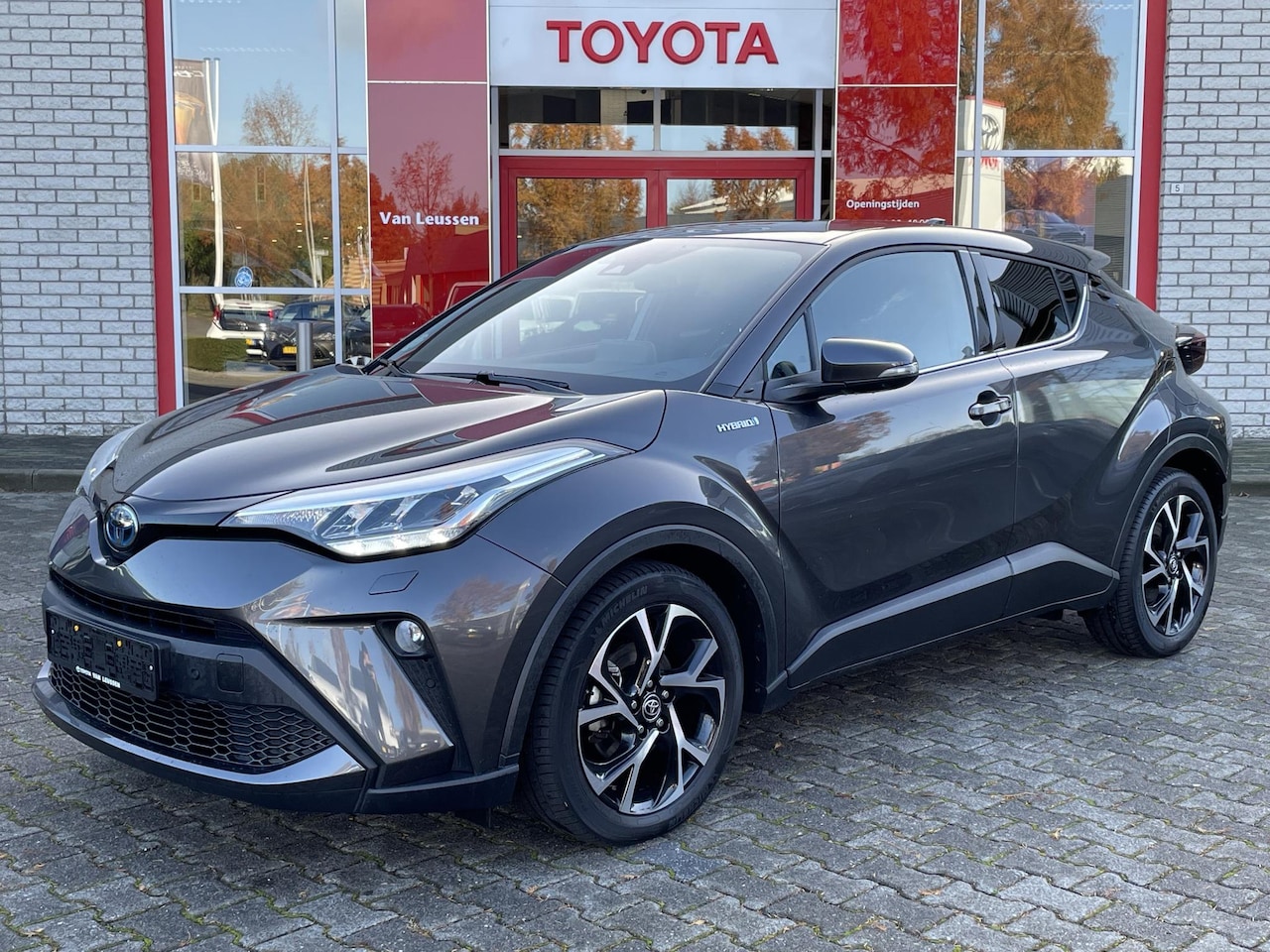 Toyota C-HR - 1.8 HYBRID DYNAMIC+ BLIND-SPOT PARK-SENSOREN STOEL/STUURVERW APPLE/ANDROID 18" LM-VELGEN - AutoWereld.nl