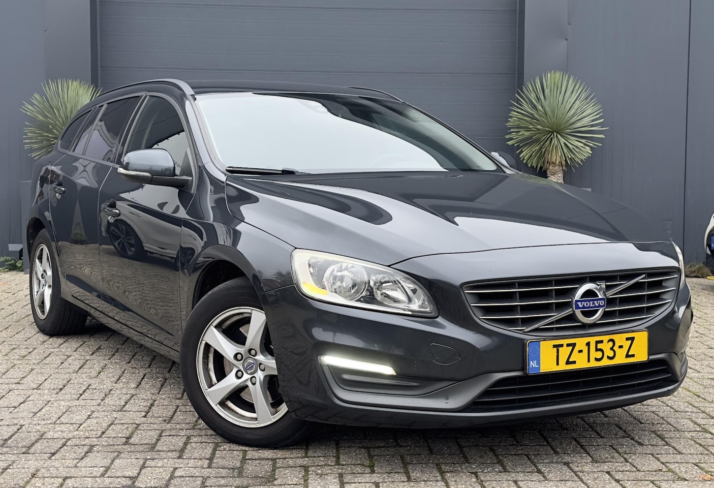 Volvo V60 - 1.6 D2 Kinetic 1.6 D2 Kinetic - AutoWereld.nl