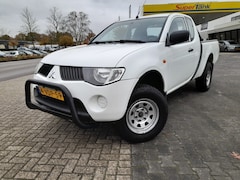 Mitsubishi L 200 - L 200 CLUB CAB 4WD APK TOT 17-01-2026