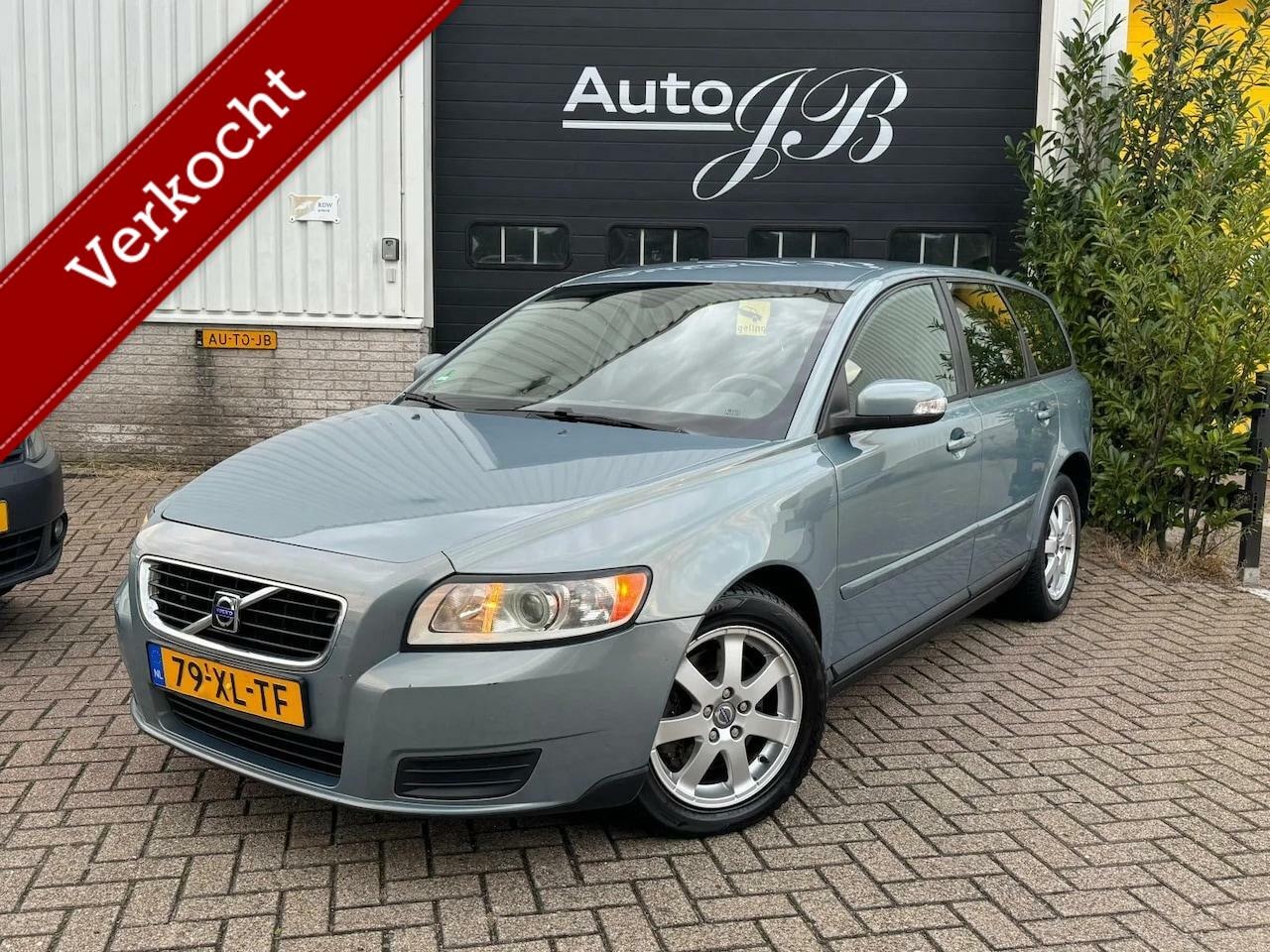 Volvo V50 - 2.4 KINETIC | AUTOMAAT | TREKHAAK | APK 07-2025!! - AutoWereld.nl