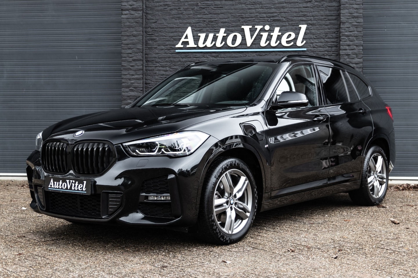 BMW X1 - xDrive25e M Sport Steptronic | Stoel+Stuurverwarming | Sportstoelen | Led | PDC - AutoWereld.nl