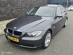 BMW 3-serie - 318i Business