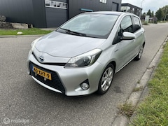 Toyota Yaris - 1.5 Full Hybrid spiegel is stuk barst voor raa