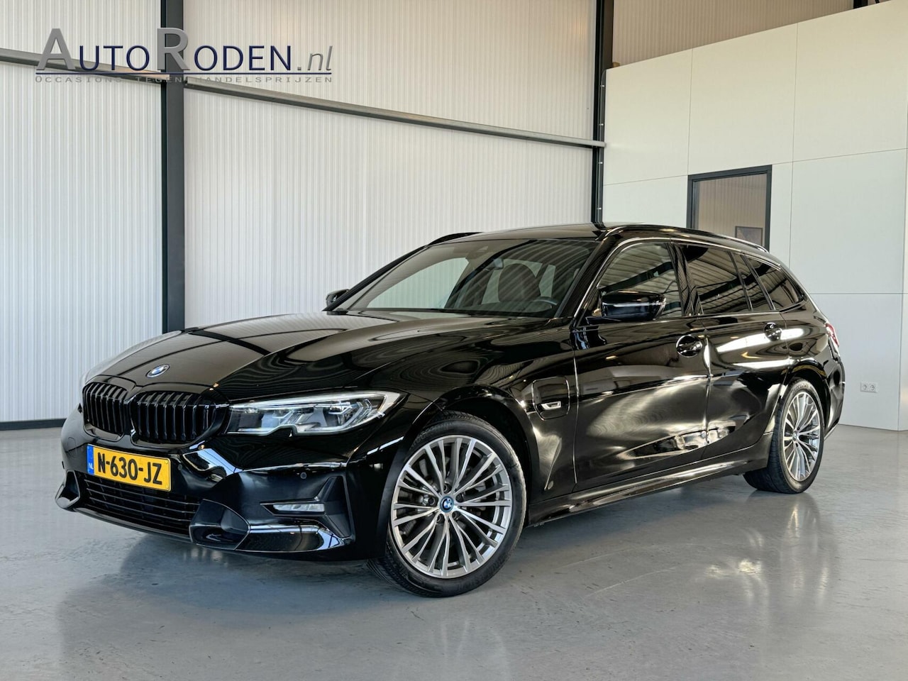 BMW 3-serie Touring - 320e 150KW PHEV Business Edition Plus|Sport Line|Panoramadak|Laser Light - AutoWereld.nl