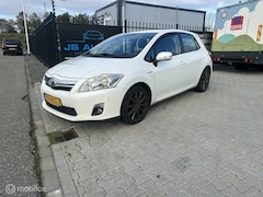 Toyota Auris - 1.8 Full Hybrid Executive leer navi