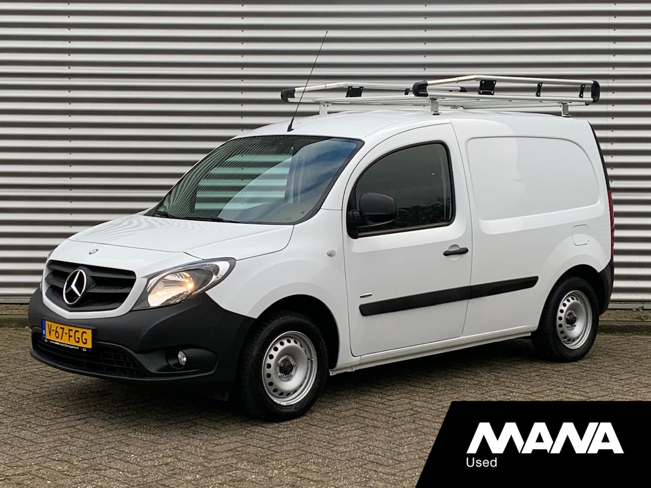 Mercedes-Benz Citan - 112 BlueEFFICIENCY Benzine Airco Bluetooth Camera Trekhaak Imperiaal Sensoren Bijrijdersba - AutoWereld.nl