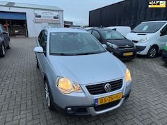 Volkswagen Polo - 1.6-16V Cross