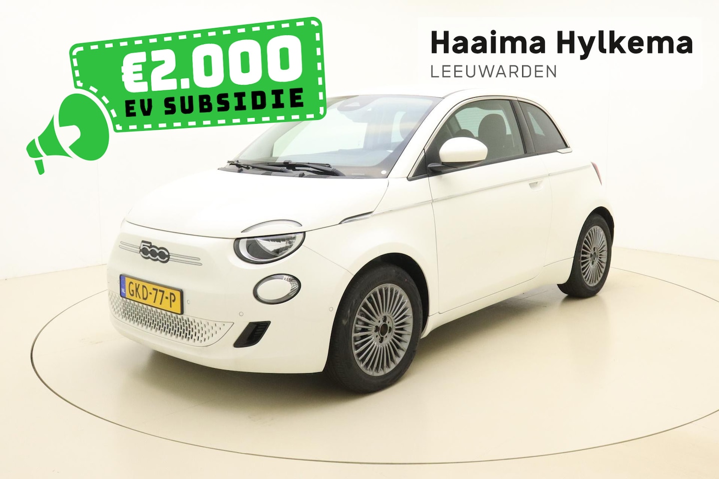 Fiat 500 - 42 kWh Urban | Apple Carplay/Android auto | Stoelverwarming | Camera | Lichtmetalen velgen - AutoWereld.nl