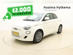 Fiat 500 - 42 kWh Urban | Apple Carplay/Android auto | Stoelverwarming | Camera | Lichtmetalen velgen