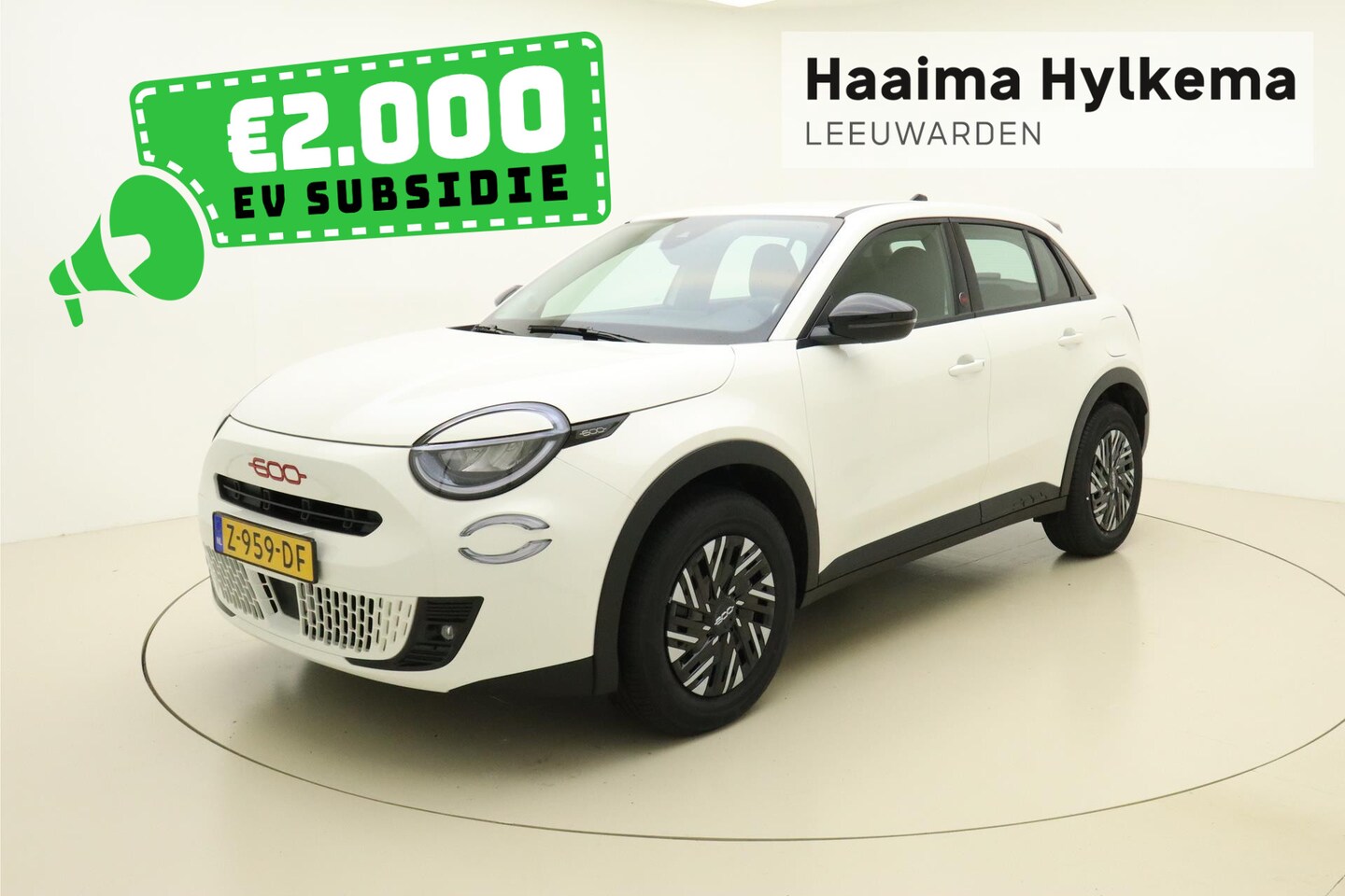 Fiat 600e - RED 54 kWh | Apple Carplay/Android auto | LED koplampen | Keyless start | Parkeersensoren - AutoWereld.nl