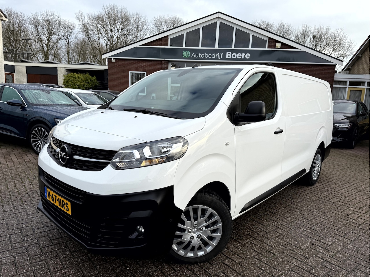 Opel Vivaro - 2.0 CDTI 123pk L3 H1 Parkeersensoren, Stoelverwarming, Cruise Cntrll, Airco, Carplay - AutoWereld.nl