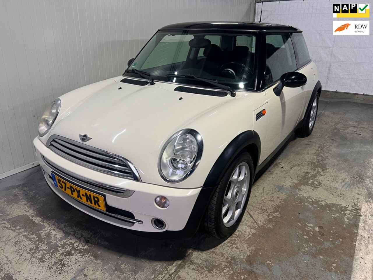 MINI Cooper - Mini 1.6 Pepper zeer netjes. weinig kms - AutoWereld.nl