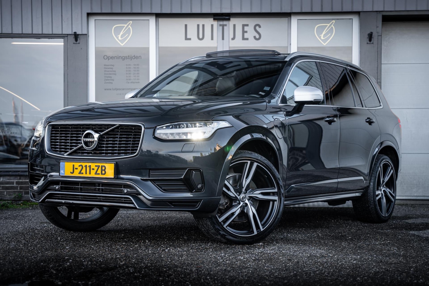 Volvo XC90 - 2.0 T8 Twin Engine AWD Inscription I R-Design I Pano-dak I Bowers&Wilkins I Luchtvering I - AutoWereld.nl