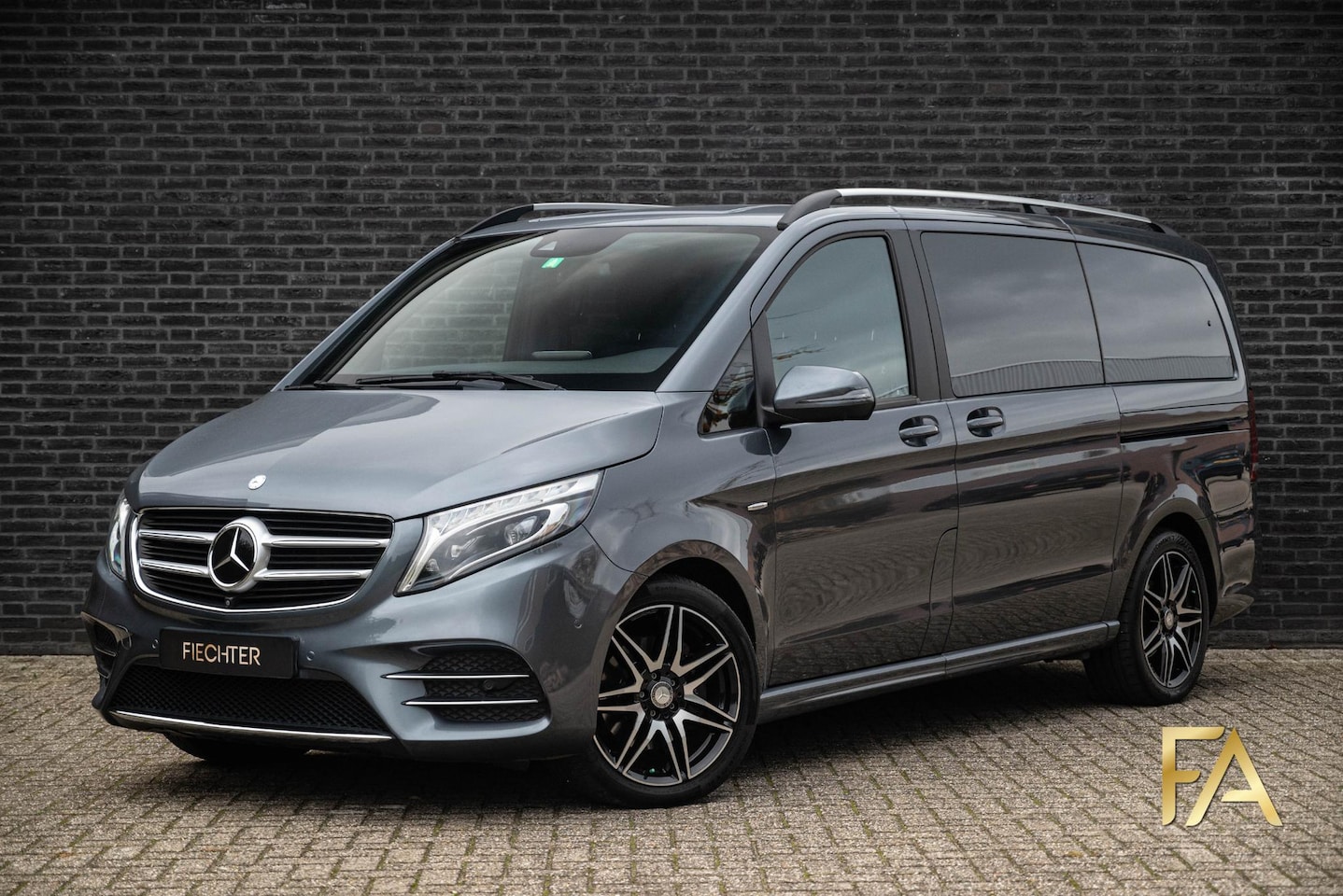 Mercedes-Benz V-klasse - 250d Lang AMG Line 7 Pers/Sfeerverl/Distronic - AutoWereld.nl