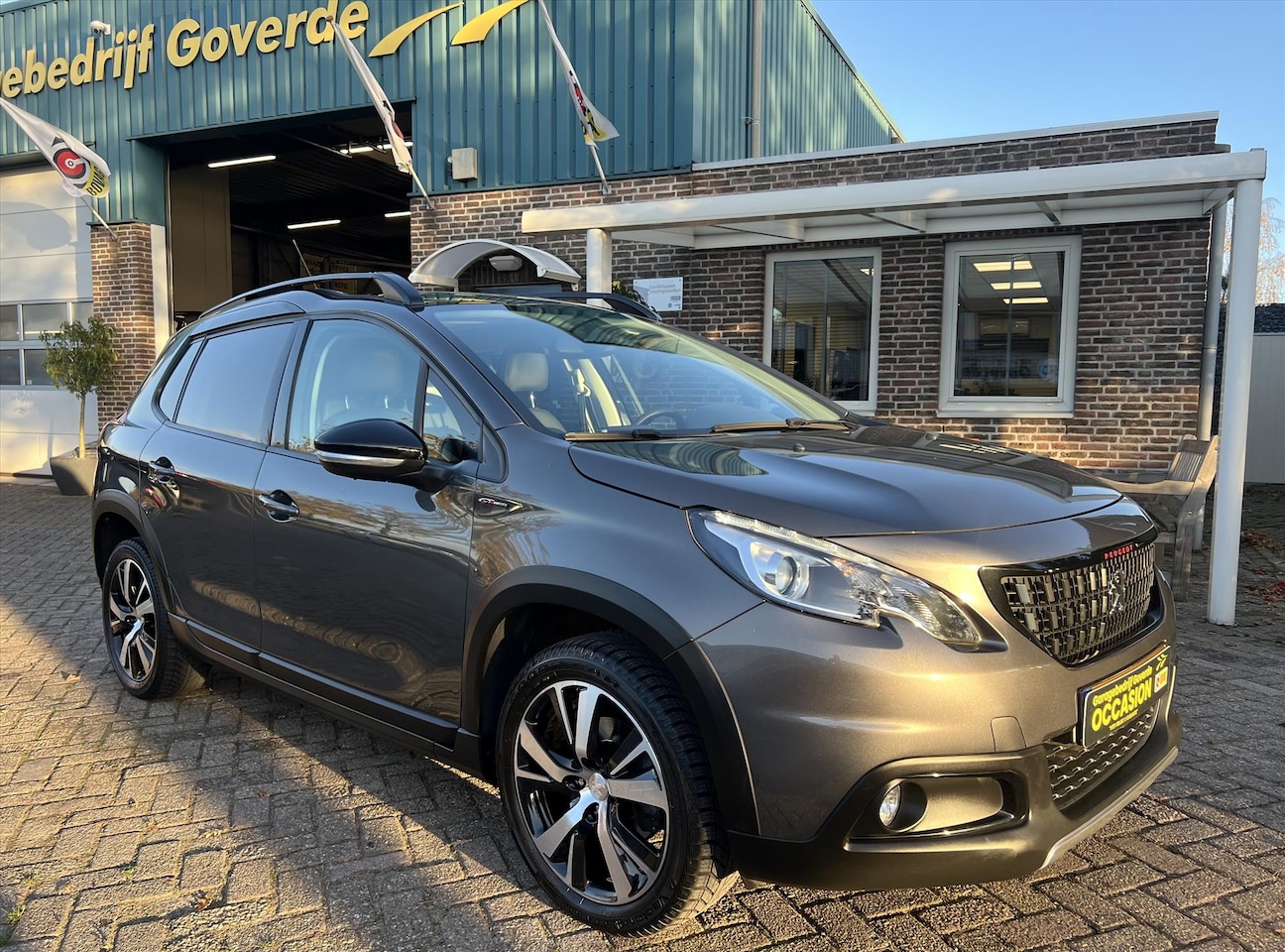 Peugeot 2008 - 1.2 PureTech GT-Line 1.2 PureTech 110pk GT-Line, Pano, Trekhaak, NWST - AutoWereld.nl