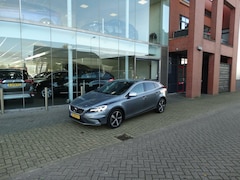 Volvo V40 - 1.5 T3 Polar+ Sport R-Design automaat /Panoramadak