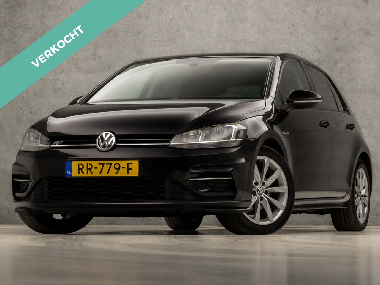 Volkswagen Golf - 1.0 TSI R Line Sport (APPLE CARPLAY, GROOT NAVI, CLIMATE, STOELVERWARMING, MASSAGE, GETINT - AutoWereld.nl