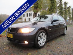 BMW 3-serie Touring - 320i Business Line 150 PK Ecc Cruisecontrol Leer Sportstoelen Navigatie