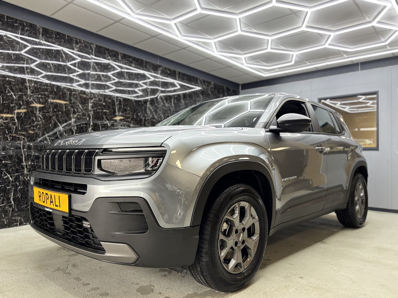 Jeep Avenger - 1.2 e-Hybrid Longitude - AutoWereld.nl