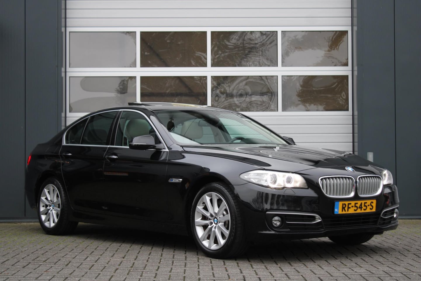 BMW 5-serie - 528i High Executive 245pk Clima/Cruise/Navi/Bi-Xenon/AUX.USB/Schuifkanteldak/Bluetooth/Led - AutoWereld.nl