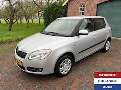 Skoda Fabia - 1.6-16V Automaat Trekhaak Parrot Bellen