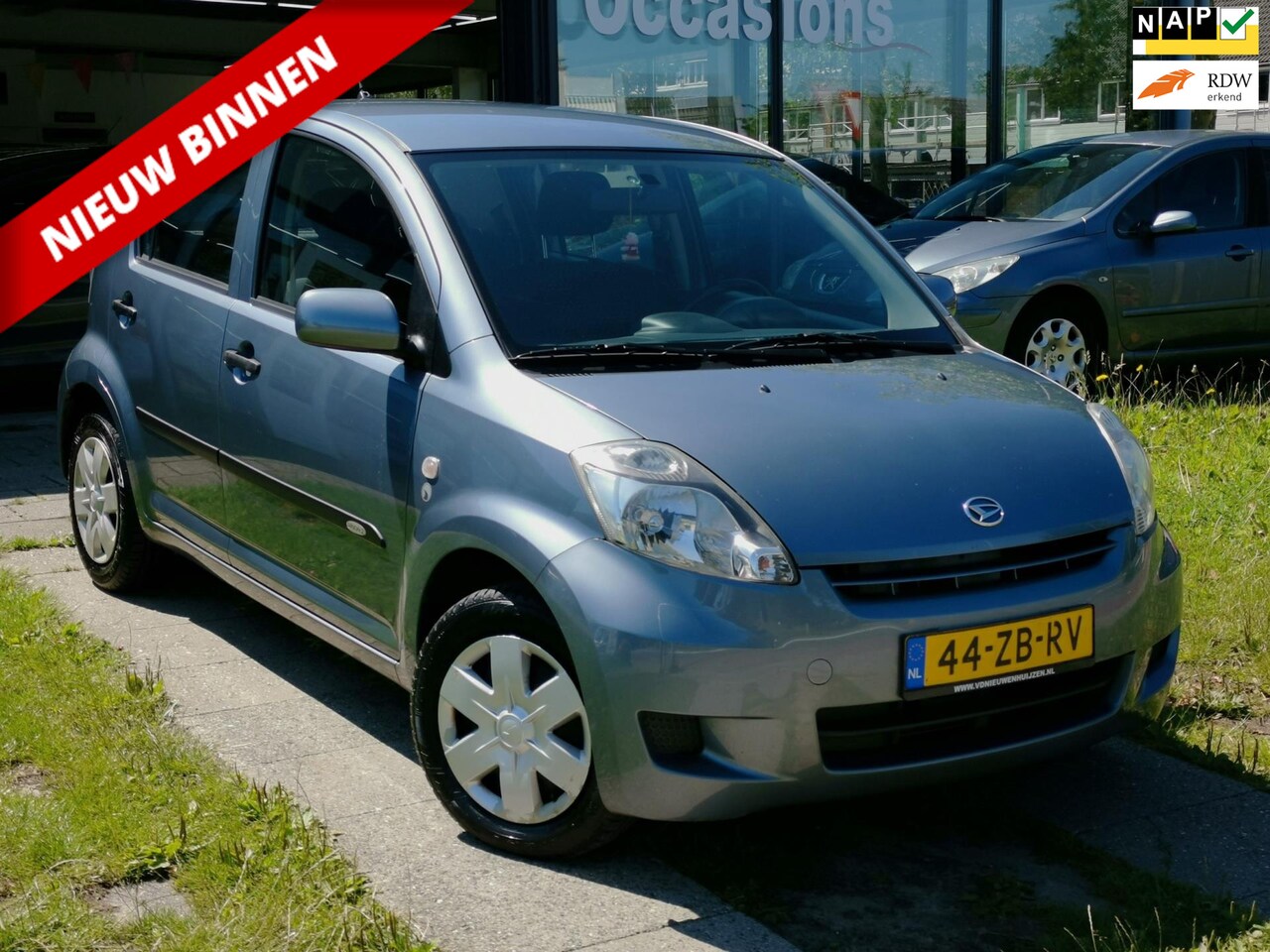 Daihatsu Sirion 2 - 1.0-12V Premium |AIRCO|ELEK.RAMEN|NAP|APK. - AutoWereld.nl