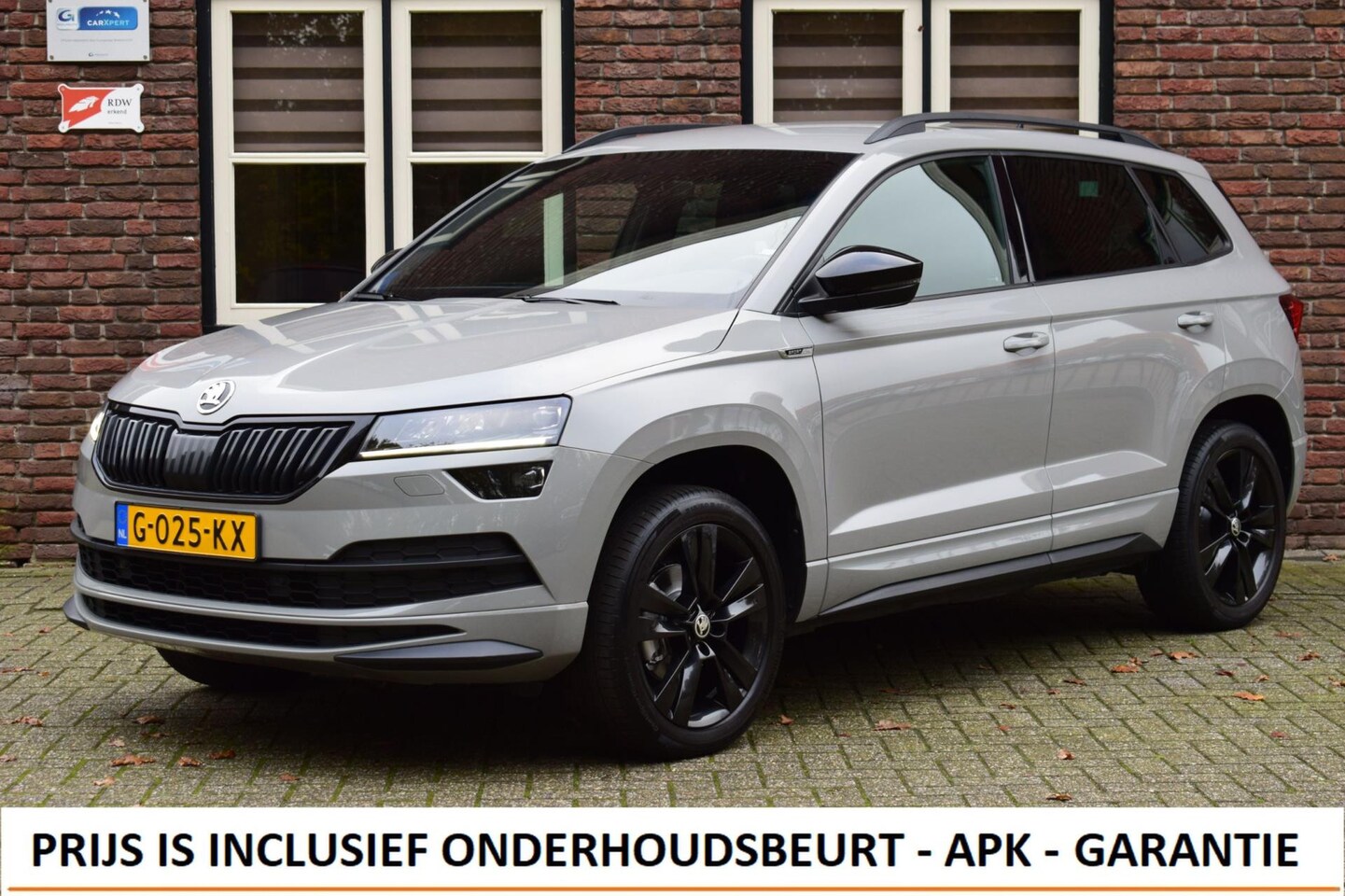 Skoda Karoq - 1.5 TSI ACT Sportline Trekhaak | Virtueel cockpit | 2X PDC | Keyless - AutoWereld.nl