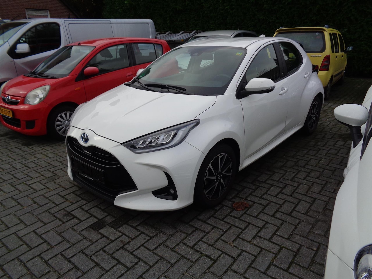 Toyota Yaris - 1.5 Hybrid 116pk CVT Dynamic Team bij Toyota specialist sinds 1968 - AutoWereld.nl