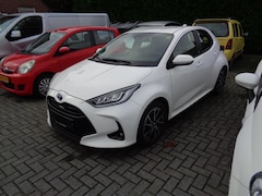 Toyota Yaris - 1.5 Hybrid 116pk CVT Dynamic Team bij specialist sinds 1968