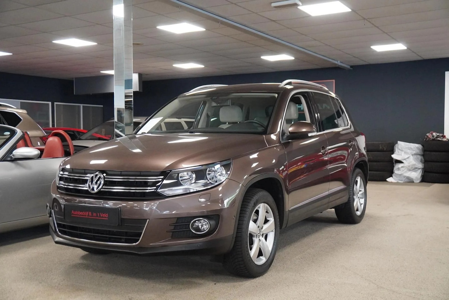 Volkswagen Tiguan - 1.4 TSI 122pk FACELIFT NAVI LEDER STOELVERW NIEUWSTAAT! - AutoWereld.nl