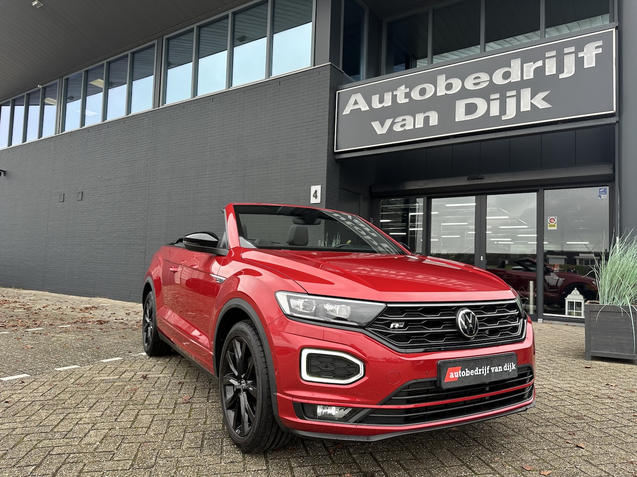 Volkswagen T-Roc Cabrio - 1.5 R-Line Navi Camera - AutoWereld.nl