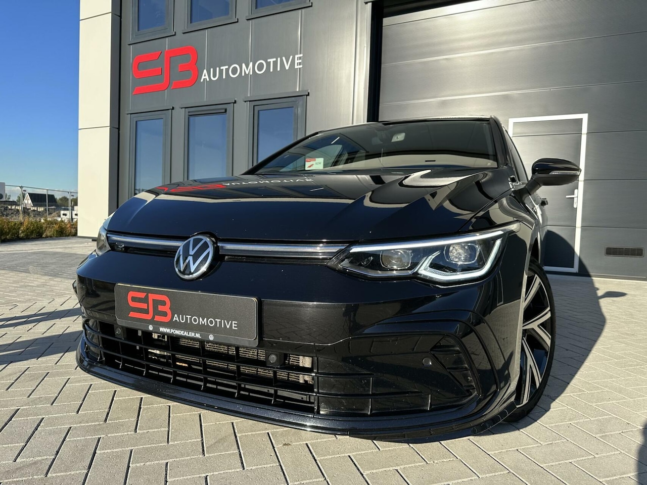 Volkswagen Golf - 1.5 eTSI R-Line 7-DSG FULL OPTION! - AutoWereld.nl