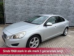 Volvo S60 - 1.6 T3 150PK NL AUTO NAP LEER l Navi l Cruise l LM velgen DEALER OH l TOPSTAAT l 2e eigena