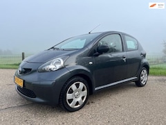 Toyota Aygo - 1.0-12V Airco 5drs 131000 km bj 2006