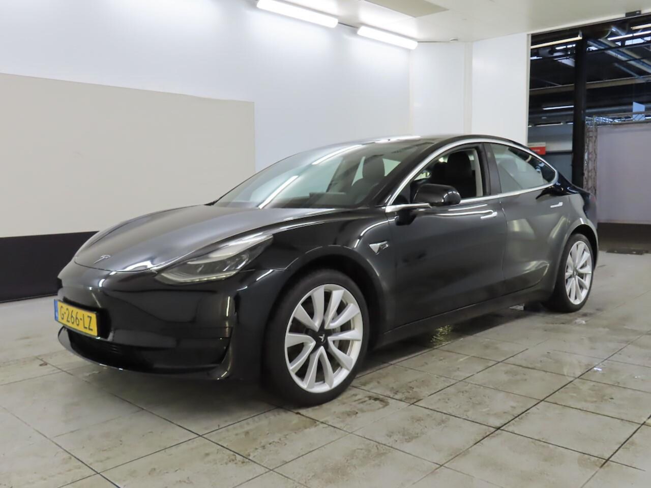 Tesla Model 3 - Standard RWD Plus [ AUTOPILOT+19 LMV+PREMIUM AUDIO ] - AutoWereld.nl