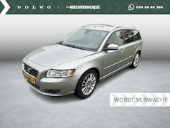 Volvo V50 - 2.4 Edition II | Youngtimer | 100% Dealer onderhouden | Trekhaak | Bluetooth | Bi-Xenon |