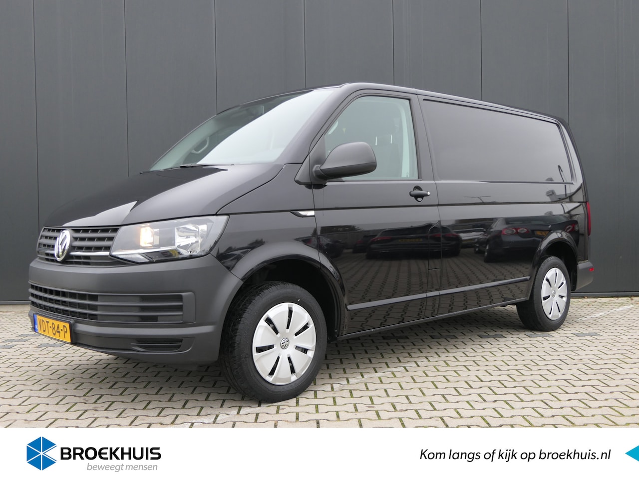 Volkswagen Transporter - 2.0 TDI L1H1 Trendline | Trekhaak | Cruise Control | Achterklep | Zij-Schuifdeur - AutoWereld.nl