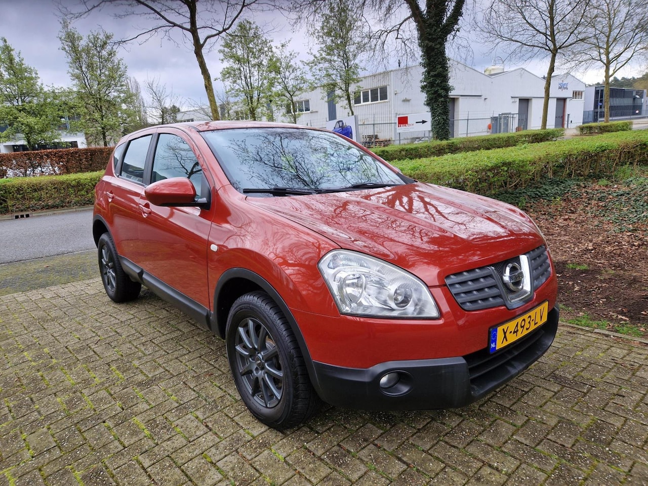 Nissan Qashqai - 2.0 Tekna 140PK Airco/ Cruise/ PDC/ LMV/ Nwe APK - AutoWereld.nl